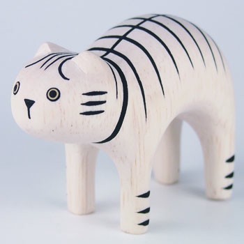 Pole pole wooden Tiger Cat