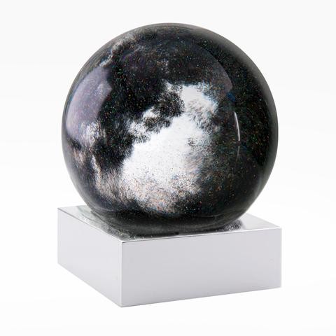 Snow Globe, Eclipse