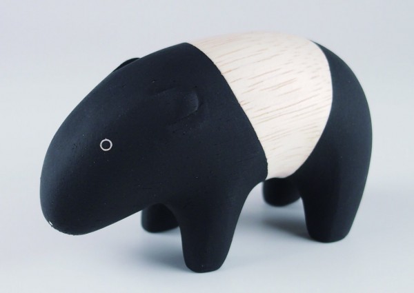 Pole pole wooden Tapir